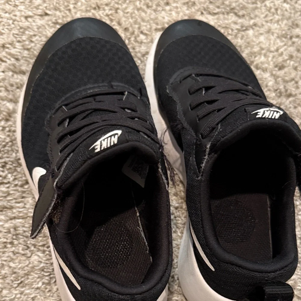 Nike Boys Tanjun Easyon Black and White Athletic Sneakers